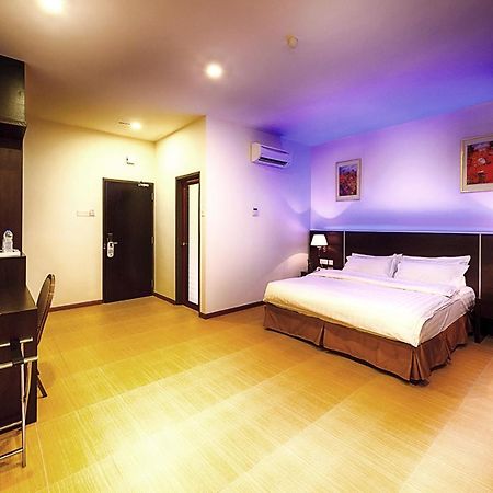 Ernes Hotel Alma Bukit Mertajam Exterior photo
